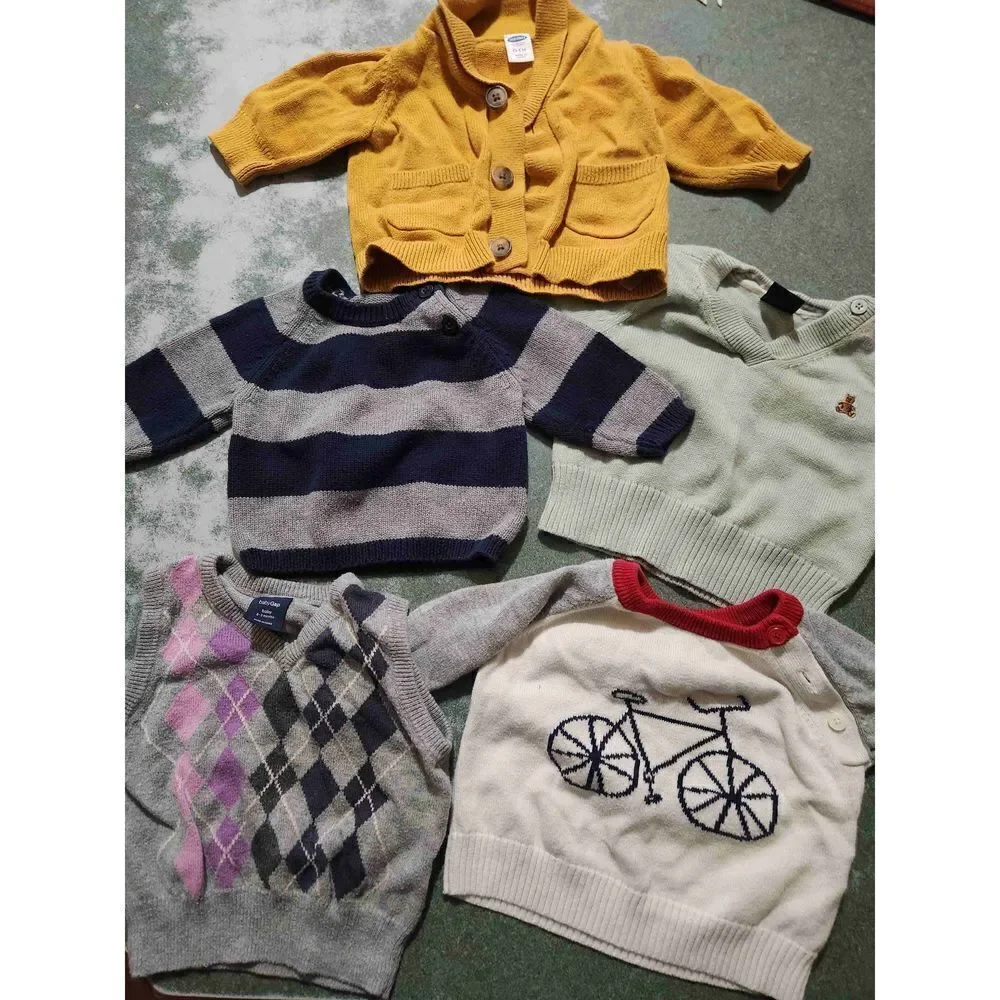 Lot of 5 Baby Gap/Old Navy boy sweaters sz 0-3 months